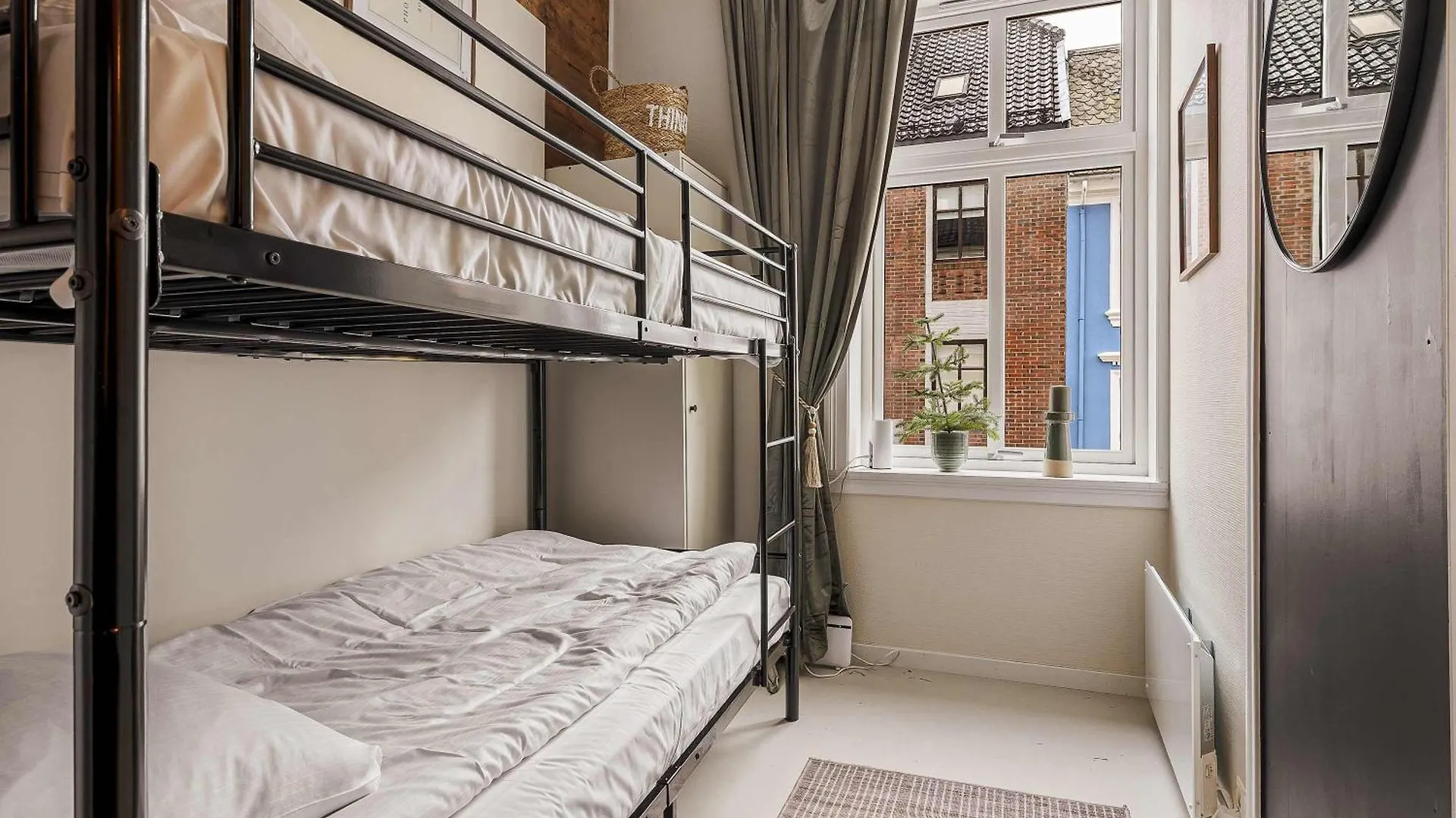 Dinbnb Apartments L 250M To Bryggen L Backyard L Smart-Tv L 6 Guests Bergen
